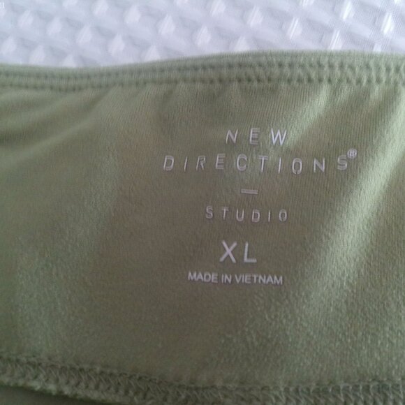 NEW DIRECTION STUDIO (2) Piece Green Pajama Sleeveless Tank & Crop Pants XXL, XL - Picture 3 of 7